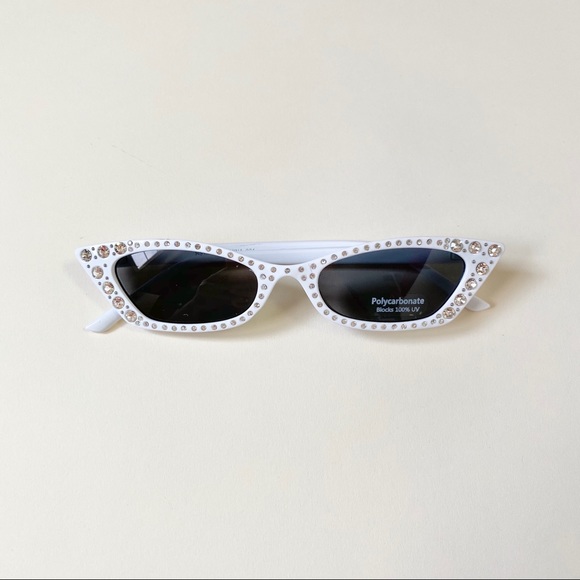 Jeweled Vintage Cat Eye Sunglass - Picture 1 of 3